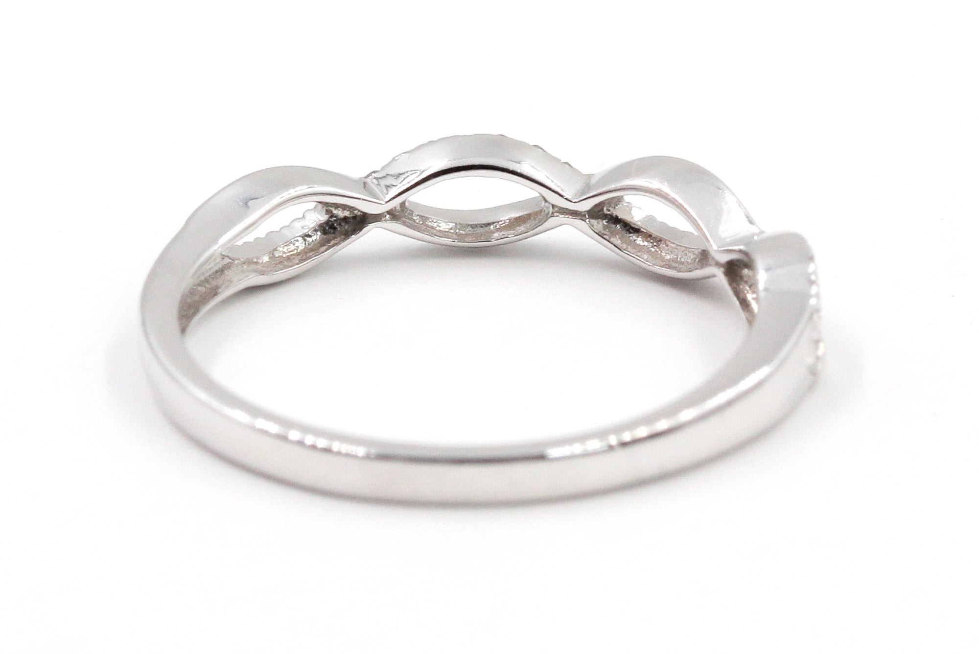 Diamond Woven Ring - 10k White Gold - 0.15ctw