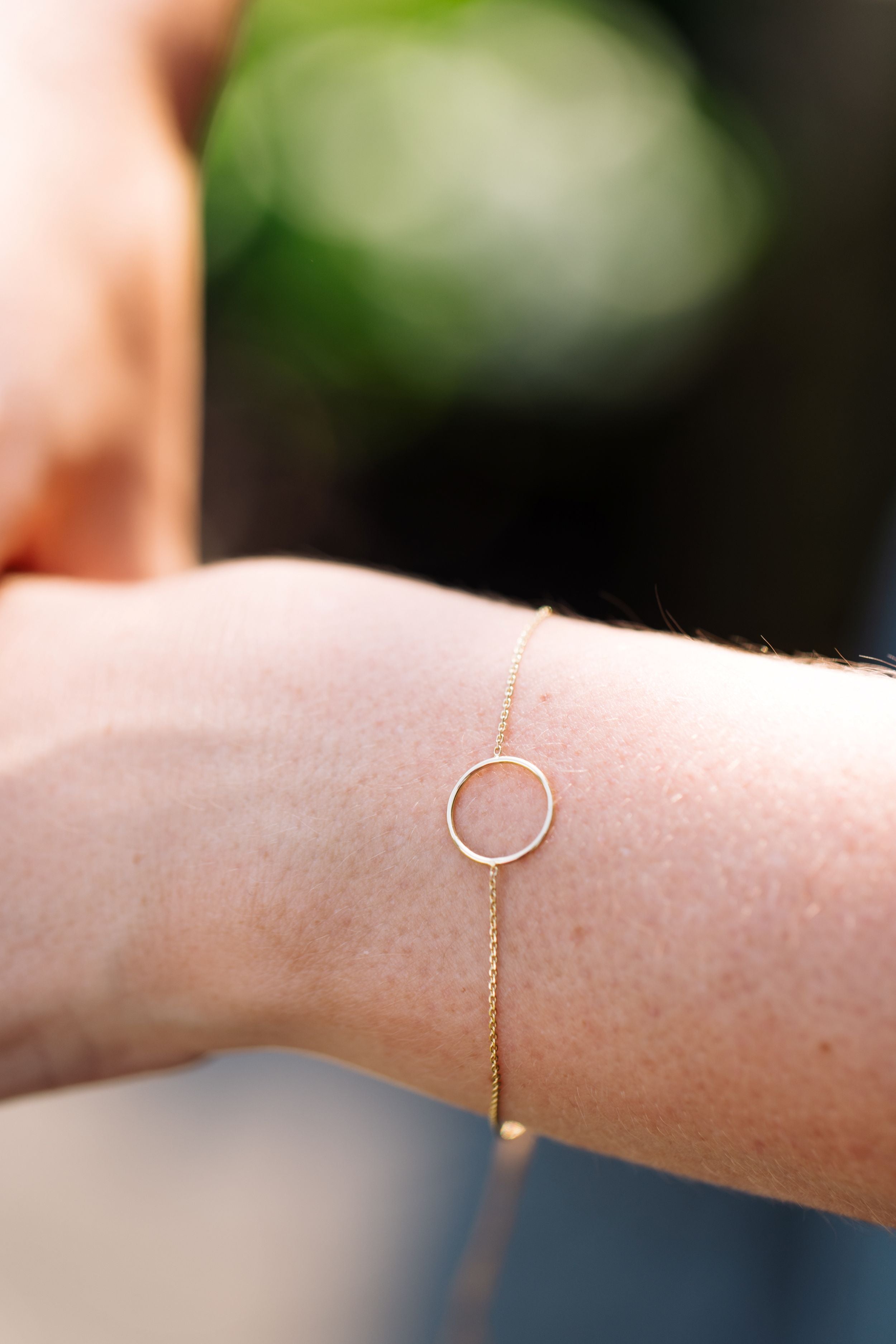 Dainty Circle Bracelet - 14k Yellow Gold