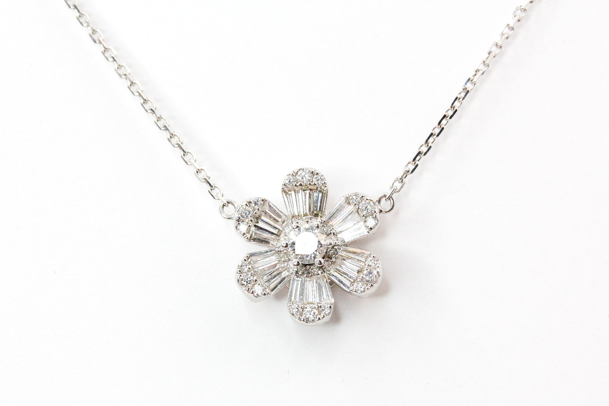 Diamond Flower Pendant Necklace - 18k White Gold - 0.90ctw