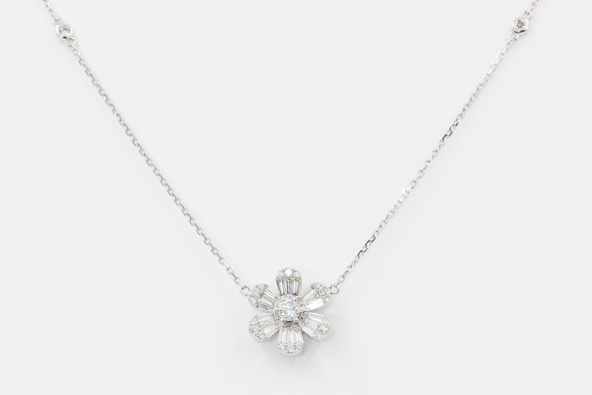 Diamond Flower Pendant Necklace - 18k White Gold - 0.90ctw