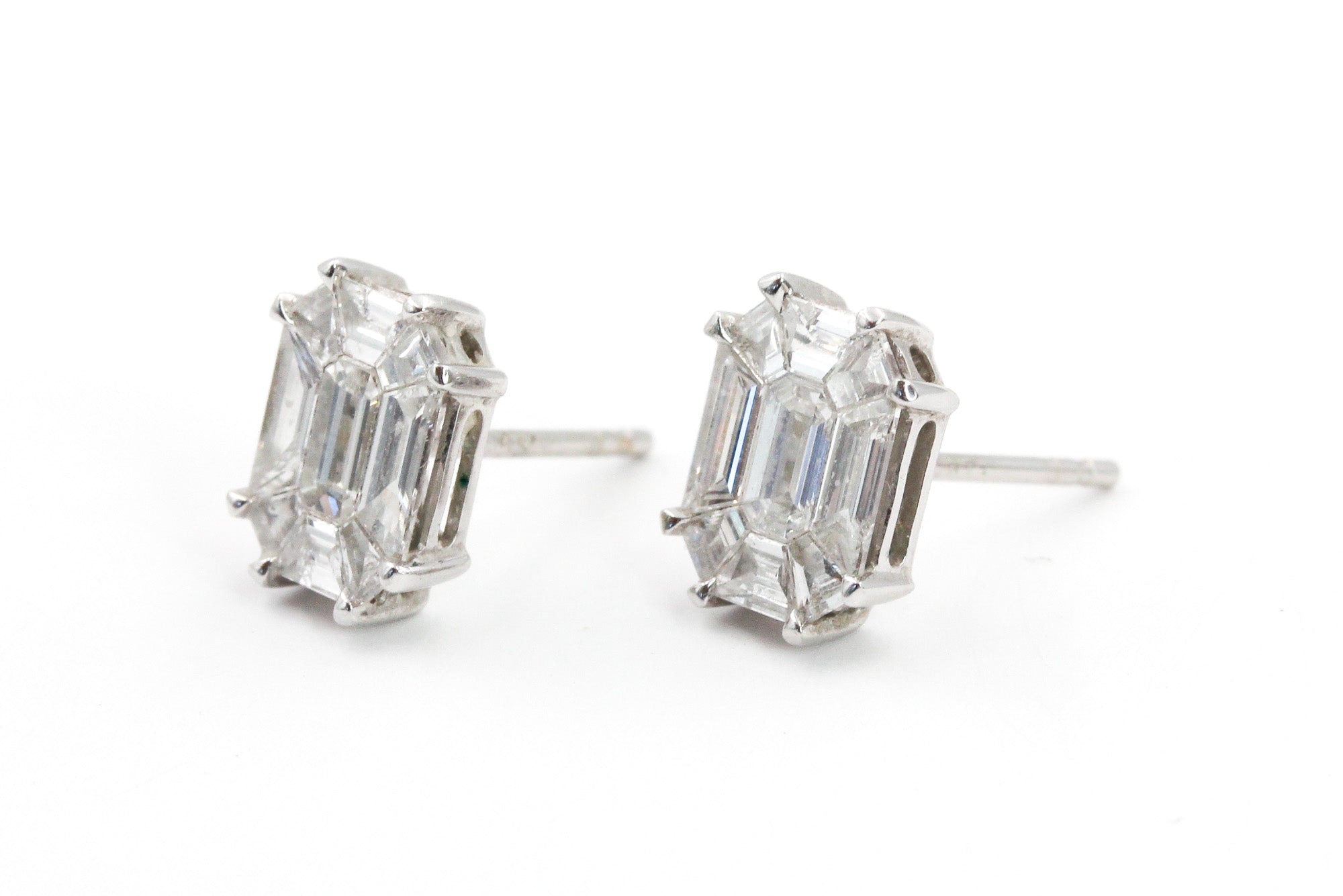Diamond Illusion Stud Earrings - 14k White Gold - 0.84ctw