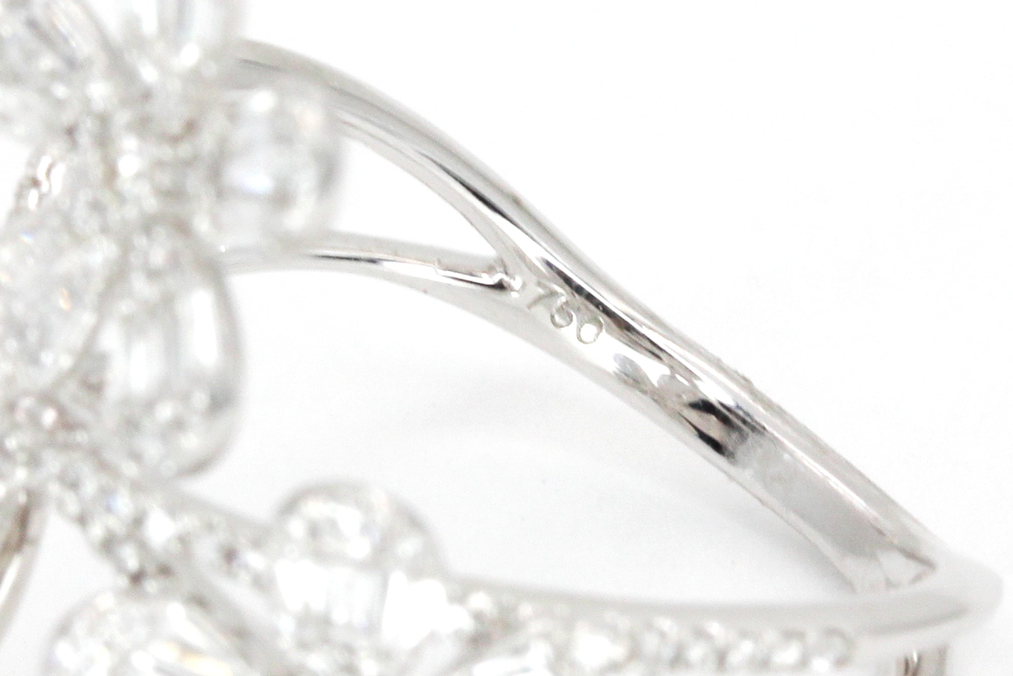 Diamond Tri-Flower Ring - 18k White Gold - 0.88ctw