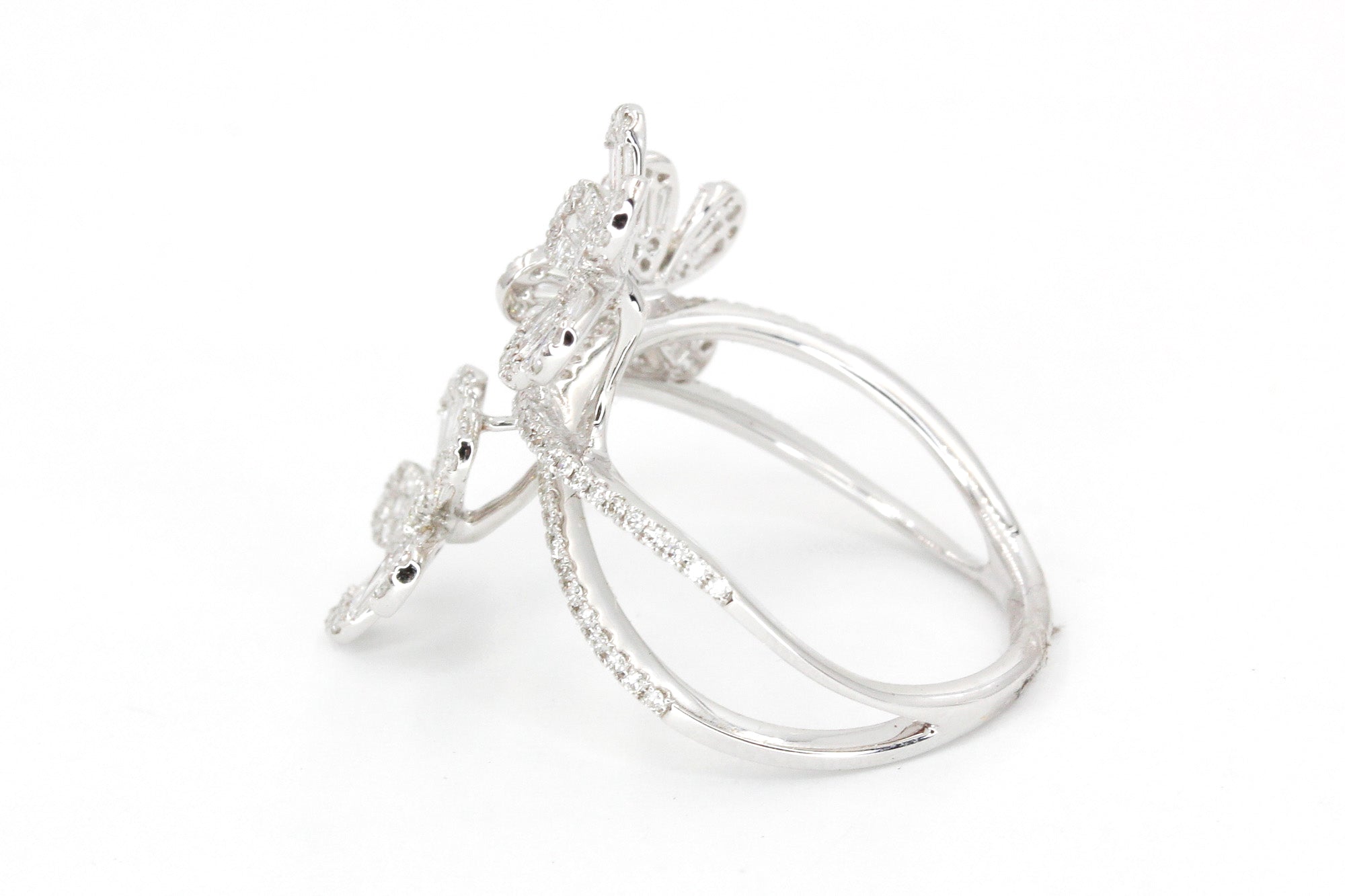 Diamond Tri-Flower Ring - 18k White Gold - 0.88ctw