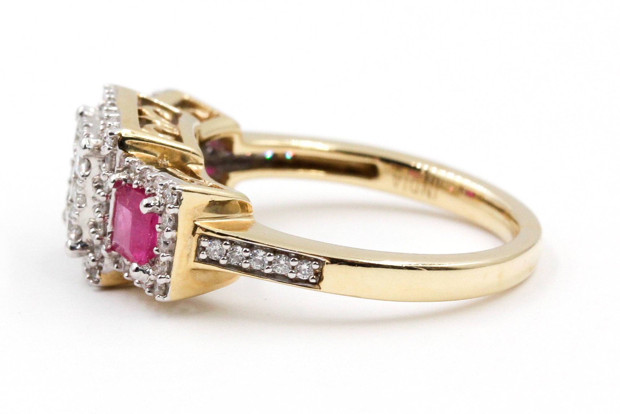 Diamond and Ruby Ring - 10k Yellow Gold - 1.04ctw