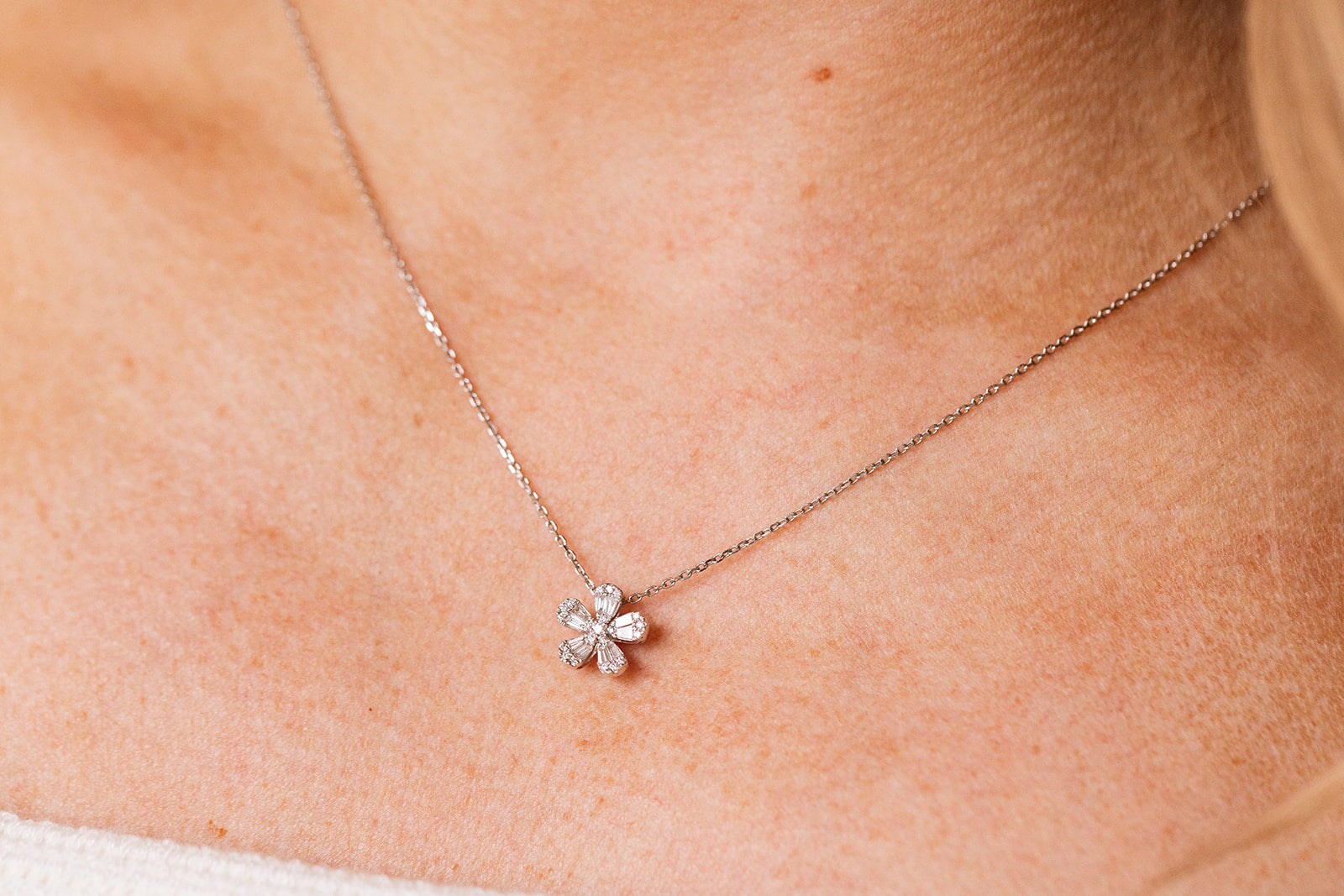 Petite Diamond Flower Pendant Necklace - 18k White Gold - 0.25ctw