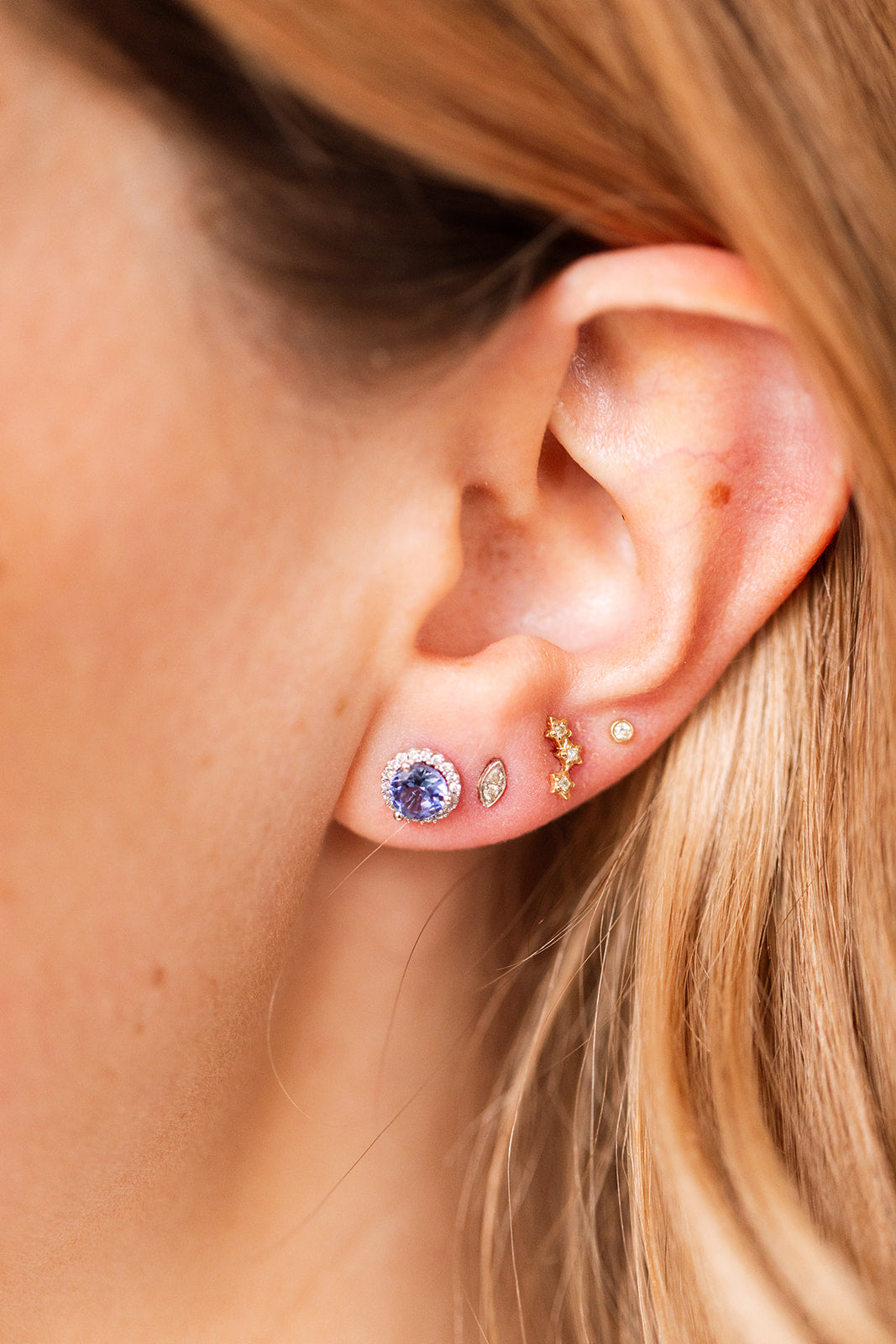 Tanzanite and Diamond Stud Earrings - 14k White Gold - 0.98ctw